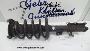 Gebrauchte Stoßdämpferstrebe rechts vorne Mercedes Vito Preis € 75,00 Margenregelung angeboten von Gebr.Klein Gunnewiek Ho.BV