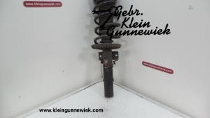 Gebrauchte Stoßdämpferstrebe links vorne Volkswagen Polo Preis € 30,00 Margenregelung angeboten von Gebr.Klein Gunnewiek Ho.BV