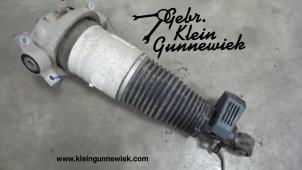 Używane Stopa amortyzatora lewy tyl Volkswagen Touareg Cena € 65,00 Procedura marży oferowane przez Gebr.Klein Gunnewiek Ho.BV