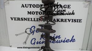 Used Front shock absorber rod, right Renault Clio Price € 40,00 Margin scheme offered by Gebr.Klein Gunnewiek Ho.BV