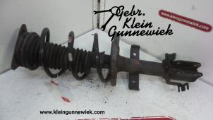 Used Front shock absorber rod, right Renault Clio Price € 30,00 Margin scheme offered by Gebr.Klein Gunnewiek Ho.BV