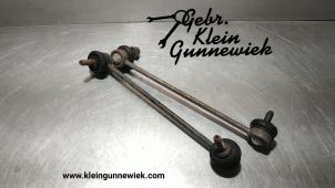 Used Anti-roll bar guide Renault Twingo Price € 20,00 Margin scheme offered by Gebr.Klein Gunnewiek Ho.BV