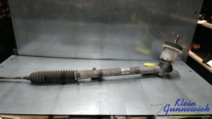 Begagnade Styrbox Renault Clio Pris € 35,00 Marginaltabell erbjuds av Klein Gunnewiek Autodemontage & Motorentechniek
