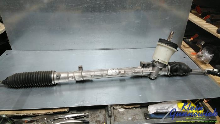 Begagnade Styrbox Renault Fluence Pris € 90,00 Marginaltabell erbjuds av Klein Gunnewiek Autodemontage & Motorentechniek