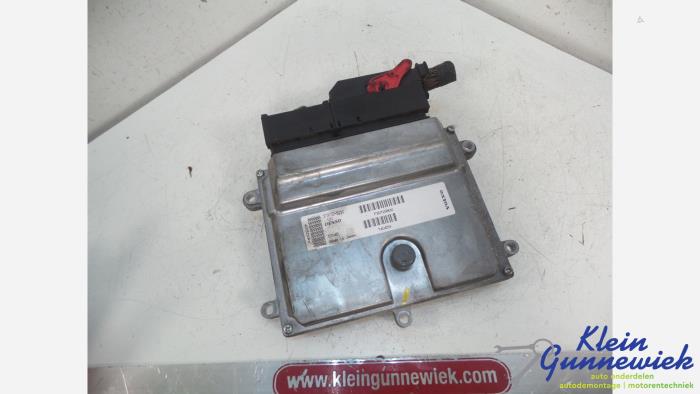 Used Injection computer Volvo V50 Price € 63,00 Margin scheme offered by Klein Gunnewiek Autodemontage & Motorentechniek
