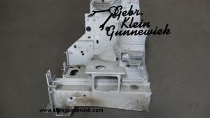 Used Front right bodywork corner Opel Vivaro Price € 200,00 Margin scheme offered by Gebr.Klein Gunnewiek Ho.BV
