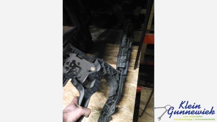 Begagnade Front Renault Megane Pris € 59,00 Marginaltabell erbjuds av Klein Gunnewiek Autodemontage & Motorentechniek