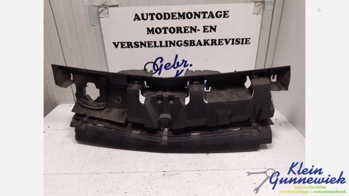 Begagnade Front Renault Kangoo Pris € 100,00 Marginaltabell erbjuds av Klein Gunnewiek Autodemontage & Motorentechniek