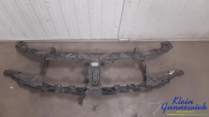 Używane Panel przedni Renault Laguna Cena € 46,00 Procedura marży oferowane przez Klein Gunnewiek Autodemontage & Motorentechniek