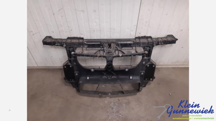 Begagnade Front BMW 1-Serie Pris € 112,00 Marginaltabell erbjuds av Klein Gunnewiek Autodemontage & Motorentechniek