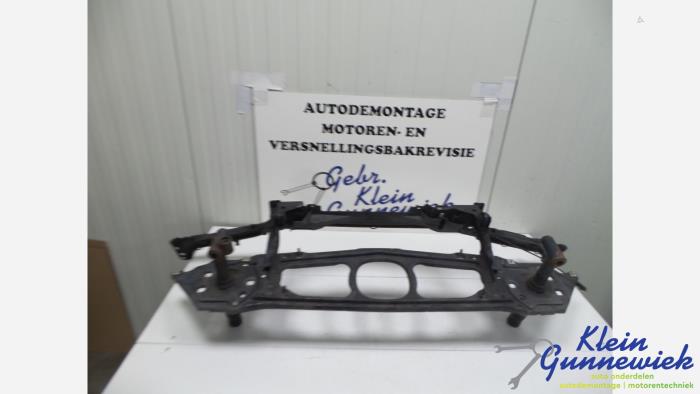 Begagnade Front BMW 3-Serie Pris € 60,00 Marginaltabell erbjuds av Klein Gunnewiek Autodemontage & Motorentechniek
