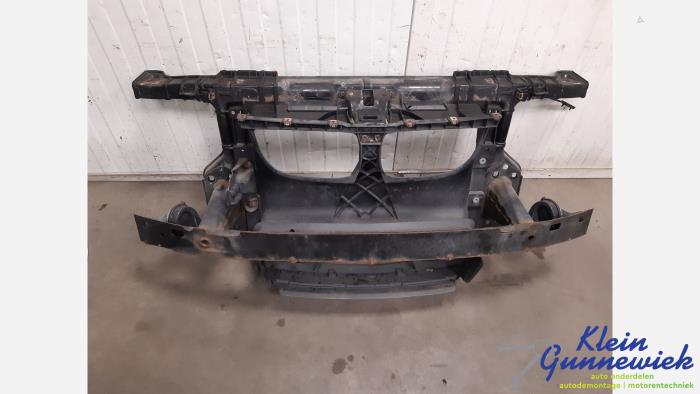 Begagnade Front BMW 1-Serie Pris € 112,00 Marginaltabell erbjuds av Klein Gunnewiek Autodemontage & Motorentechniek