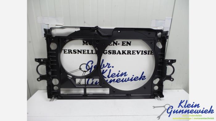 Begagnade Front Audi A8 Pris € 36,00 Marginaltabell erbjuds av Klein Gunnewiek Autodemontage & Motorentechniek