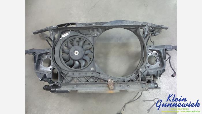Używane Panel przedni Audi A4 Cena € 90,00 Procedura marży oferowane przez Klein Gunnewiek Autodemontage & Motorentechniek
