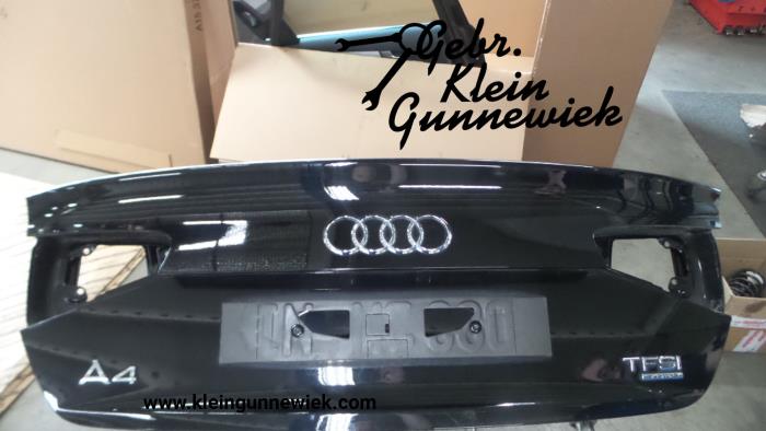 Pokrywa bagaznika z Audi A4 2014