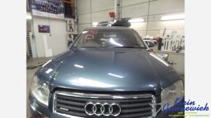 Begagnade Motorhuv Audi A8 Pris € 75,00 Marginaltabell erbjuds av Klein Gunnewiek Autodemontage & Motorentechniek
