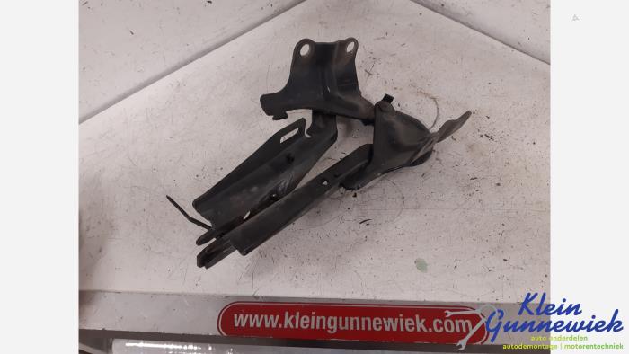 Ford Ranger Bonnet Hinges stock | ProxyParts.com