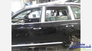 Używane Drzwi lewe tylne wersja 4-drzwiowa Porsche Cayenne Cena € 55,00 Procedura marży oferowane przez Klein Gunnewiek Autodemontage & Motorentechniek