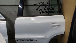 Usagé Porte arrière gauche Volkswagen Tiguan Prix € 135,00 Règlement à la marge proposé par Gebr.Klein Gunnewiek Ho.BV