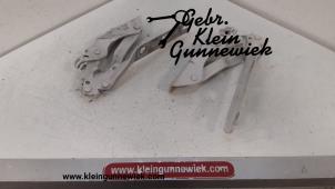 Używane Zawias pokrywy silnika Volkswagen Golf Cena € 25,00 Procedura marży oferowane przez Gebr.Klein Gunnewiek Ho.BV