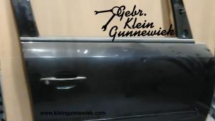 Gebrauchte Tür 4-türig rechts vorne Opel Zafira Preis € 40,00 Margenregelung angeboten von Gebr.Klein Gunnewiek Ho.BV