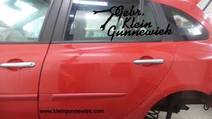 Gebrauchte Tür 4-türig links hinten Renault Clio Preis € 65,00 Margenregelung angeboten von Gebr.Klein Gunnewiek Ho.BV