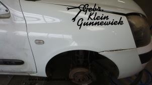 Used Front wing, right Renault Clio Price € 50,00 Margin scheme offered by Gebr.Klein Gunnewiek Ho.BV