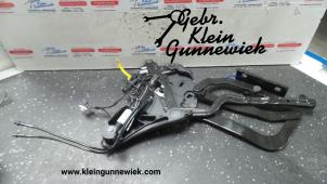 Gebrauchte Cabriodach Scharnier Audi A5 Preis € 160,00 Margenregelung angeboten von Gebr.Klein Gunnewiek Ho.BV
