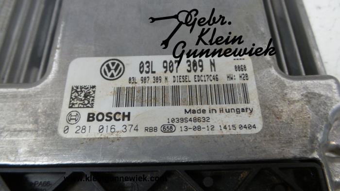 EinspritzSteuergerät van een Volkswagen Touran 2013