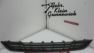 Usagé Pare-chocs grille Ford Fiesta Prix € 20,00 Règlement à la marge proposé par Gebr.Klein Gunnewiek Ho.BV