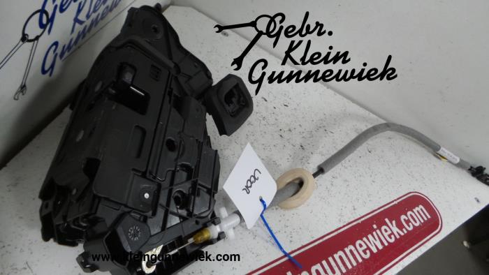 Türschlossmechanik 4-türig links vorne van een Volkswagen Arteon 2018
