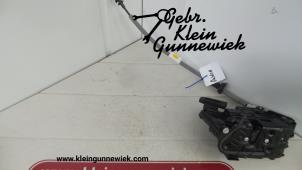 Gebrauchte Türschlossmechanik 4-türig links hinten Volkswagen Tiguan Preis € 35,00 Margenregelung angeboten von Gebr.Klein Gunnewiek Ho.BV