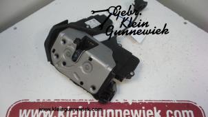 Usados Mecanismo de cerradura de puerta de 4 puertas izquierda detrás Volkswagen Sharan Precio € 40,00 Norma de margen ofrecido por Gebr.Klein Gunnewiek Ho.BV