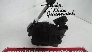 Usagé Serrure arrière gauche Volkswagen T-Roc Prix € 35,00 Règlement à la marge proposé par Gebr.Klein Gunnewiek Ho.BV