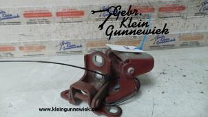 Gebrauchte Scharnier Tür links vorne Renault Megane Scenic Preis € 35,00 Margenregelung angeboten von Gebr.Klein Gunnewiek Ho.BV