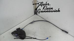 Gebrauchte Türschlossmechanik 2-türig links Ford Fiesta Preis € 35,00 Margenregelung angeboten von Gebr.Klein Gunnewiek Ho.BV