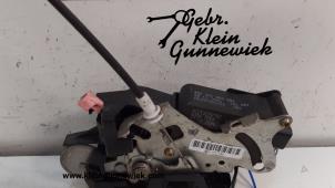 Gebrauchte Türschlossmechanik 2-türig links Mercedes Vito Preis € 50,00 Margenregelung angeboten von Gebr.Klein Gunnewiek Ho.BV