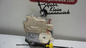 Usagé Serrure portière mécanique 2portes droite Audi A5 Prix € 30,00 Règlement à la marge proposé par Gebr.Klein Gunnewiek Ho.BV