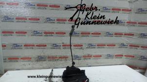 Gebrauchte Türschlossmechanik 2-türig rechts Renault Master Preis € 40,00 Margenregelung angeboten von Gebr.Klein Gunnewiek Ho.BV