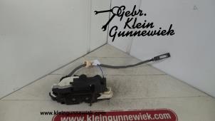 Gebrauchte Türschlossmechanik 4-türig links vorne Volkswagen Golf Preis € 50,00 Margenregelung angeboten von Gebr.Klein Gunnewiek Ho.BV