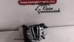 Usagé Serrure arrière gauche Kia Picanto Prix € 45,00 Règlement à la marge proposé par Gebr.Klein Gunnewiek Ho.BV
