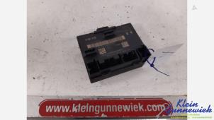 Begagnade Dörrlåsmekanism, 4-dörrars, höger fram Audi A8 Pris € 30,00 Marginaltabell erbjuds av Klein Gunnewiek Autodemontage & Motorentechniek