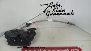 Usagé Serrure portière mécanique 4portes arrière droite Volkswagen Tiguan Prix € 35,00 Règlement à la marge proposé par Gebr.Klein Gunnewiek Ho.BV