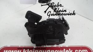Usagé Serrure portière mécanique 4portes avant droite Volkswagen T-Roc Prix € 30,00 Règlement à la marge proposé par Gebr.Klein Gunnewiek Ho.BV
