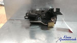 Begagnade Dörrlåsmekanism, 4-dörrars, höger fram Opel Astra Pris € 30,00 Marginaltabell erbjuds av Klein Gunnewiek Autodemontage & Motorentechniek
