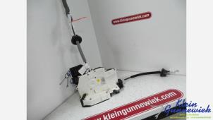 Begagnade Dörrmekanism, 4-dörrars, höger bak Audi A8 Pris € 60,00 Marginaltabell erbjuds av Klein Gunnewiek Autodemontage & Motorentechniek