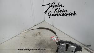 Used Rear door mechanism 4-door, right BMW 3-Serie Price € 40,00 Margin scheme offered by Gebr.Klein Gunnewiek Ho.BV