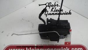 Usagé Serrure avant droite Opel Antara Prix € 40,00 Règlement à la marge proposé par Gebr.Klein Gunnewiek Ho.BV
