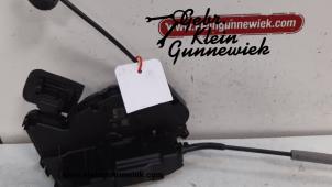 Usagé Serrure portière mécanique 4portes avant droite Volkswagen Polo Prix € 40,00 Règlement à la marge proposé par Gebr.Klein Gunnewiek Ho.BV