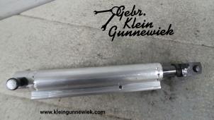 Used Convertible roof gas strut Audi A5 Price € 150,00 Margin scheme offered by Gebr.Klein Gunnewiek Ho.BV